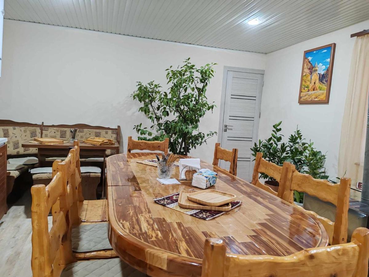 Hotel Sun House Yeghegnadzor Exterior foto