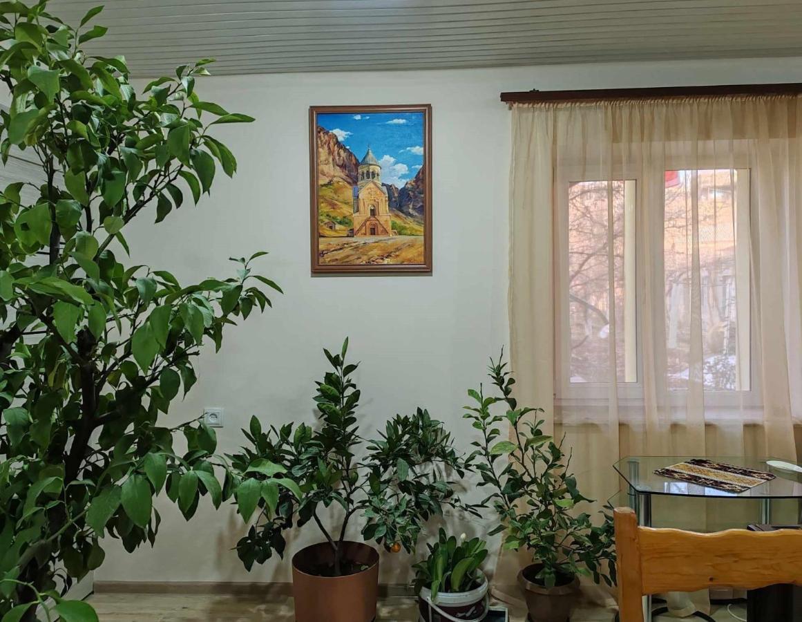 Hotel Sun House Yeghegnadzor Exterior foto